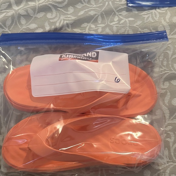 CROCS Women’s Coral Foam Flip Sandals - Picture 10 of 10